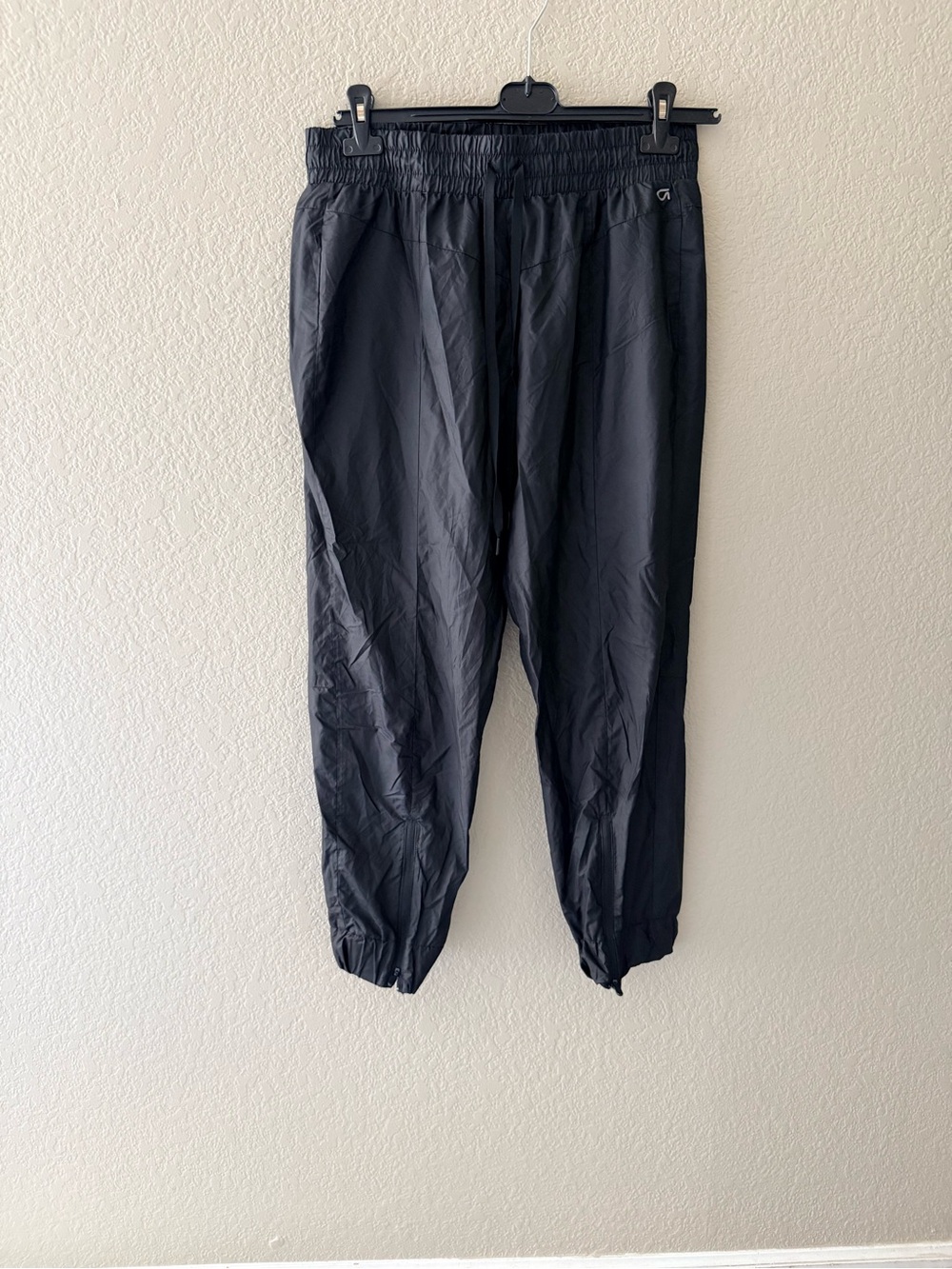 GAP Black Women's Elastic-Waist Jogger Pants